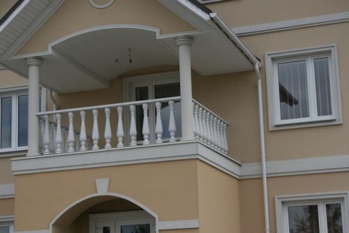 Балкон в частном доме под крышей + фото