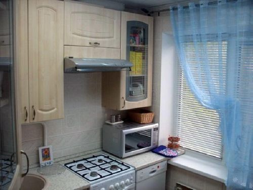 Дизайн маленькой кухни 5 5 кв м: фото, мебель, планировка с холодильником, ремонт, интерьер с газовой колонкой, идеи