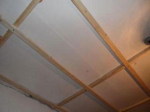 Как утеплить потолок в бане