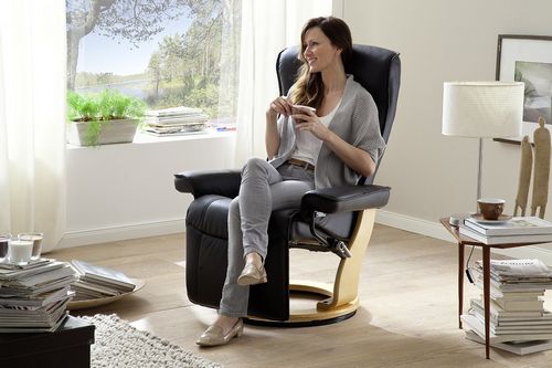 Мягкие кресла (48 фото): большие модели для дома, варианты эконом-класса, с высокой спинкой и складные, как выбрать