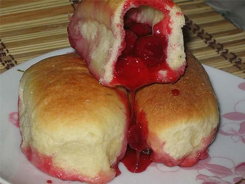 Пирожки с вишнями: в духовке рецепт с фото, выпечка булочки из дрожжевого теста с замороженной вишней