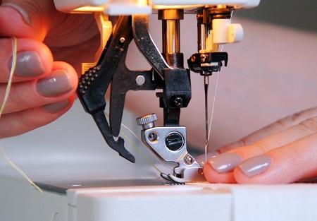 Почему рвется верхняя нитка в швейной машинке: Чайка рвет нить, что делать обрыв нижней нити может произойти
