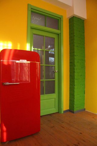 Покраска холодильника своими руками: инструкция по окраске, чем покрасить лучше, видео и фото