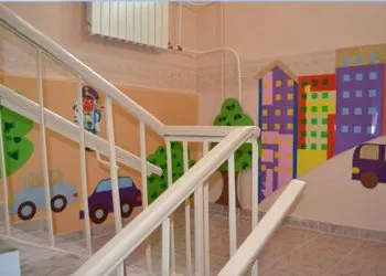 Дизайн лестниц в детском саду: мир, где живет детство