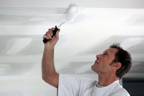 Акриловая краска для стен и потолков: как красить водоэмульсионкой, покраска акрилатной, водно-дисперсионная