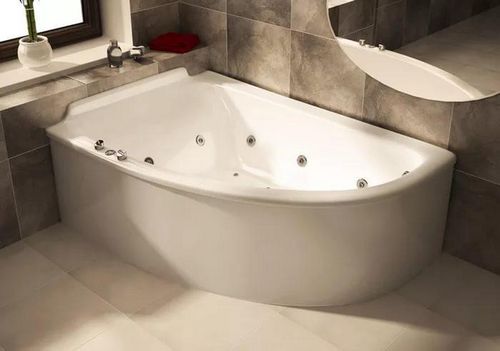 Асимметричная ванна: форма 120х90 угловая, фото стальной в интерьере 90х90, трапеция 150х70 чугунная, длина
