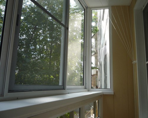 Балконная москитная сетка: сетка на окна от комаров на балкон, на пластиковые окна, фото