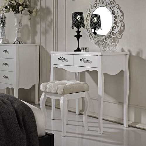 Белый туалетный столик (64 фото): маленький угловой стол с глянцем в спальню, модели с ящиками в стиле классика и прованс