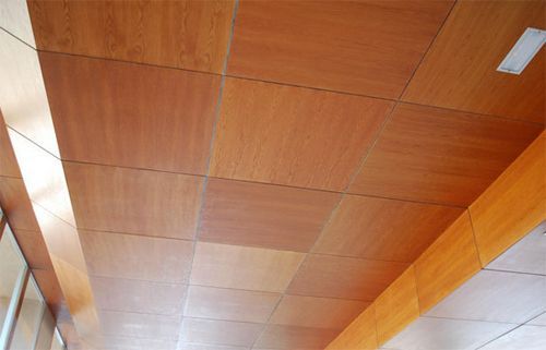 Деревянные потолочные панели, какой материал выбрать: стеновой или рейки, устройство конструкции из досок своими руками, фотографии +видео