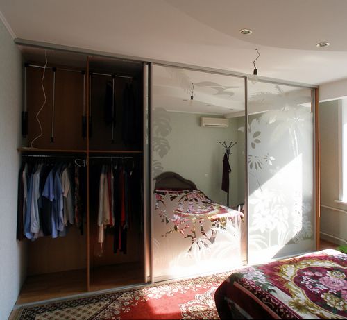 Дизайн шкафов-купе в спальню (69 фото): идеи угловых шкафов в современном интерьере