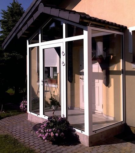Дизайн входного тамбура в частном доме (67 фото): проекты из стеклопакетов и поликарбоната, холодный каркасный вариант оформления коттеджа