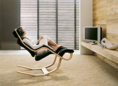 Дизайнерские кресла (36 фото): мягкое кресло для дома, стулья и качалки, мебель для чтения,