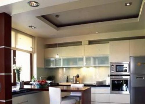 Для маленькой кухни какой потолок лучше?