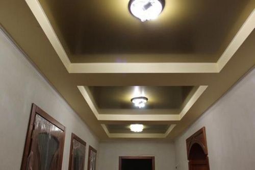 Гипсокартонные потолки в коридоре - достоинства, недостатки и варианты оформления