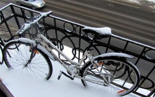Как хранить велосипед на балконе зимой и можно ли хранить