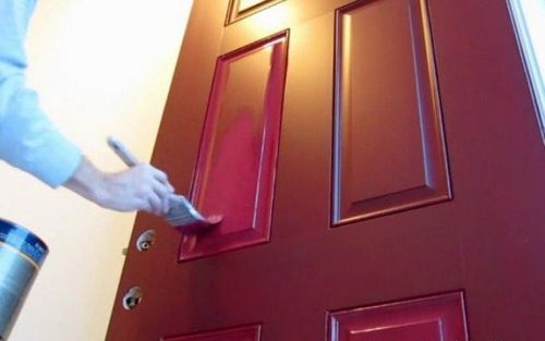 Как покрасить дверь самостоятельно: инструкция с фото и видео