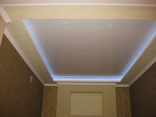 Как сделать двухуровневый натяжной потолок с подсветкой: фото и видео инструкция