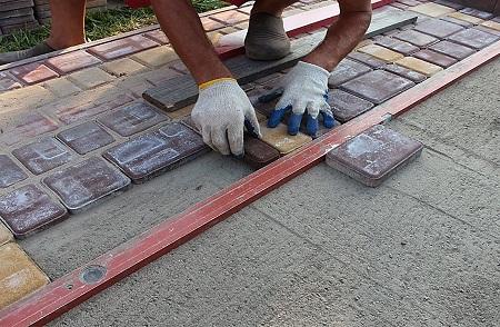 Как сделать тротуарную плитку в домашних условиях: состав раствора и смесь, изготовление и видео своими руками