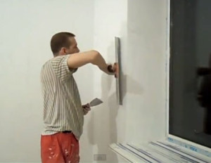 Как шпаклевать стены под покраску правильно: технология, чем зашпаклевать, видео-инструкция по шпаклеванию своими руками, фото и цена