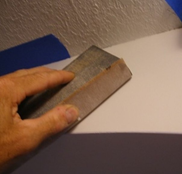Как шпаклевать стены под покраску правильно: технология, чем зашпаклевать, видео-инструкция по шпаклеванию своими руками, фото и цена