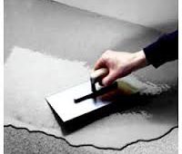 Как выровнять бетонный пол своими руками: под ламинат и линолеум