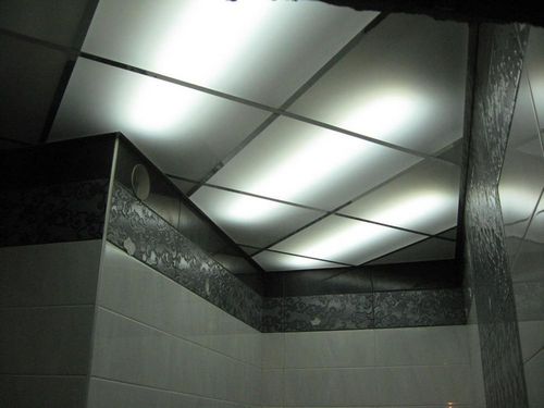 Кассетный потолок: Албес и Cesal, фото металлических, Caveen алюминиевый, размеры и монтаж плит, видео