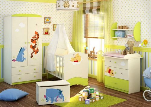 Комоды в спальню: фото угловых и узких, белый столик и шкаф для вещей, длинный в детскую, кровать и тумба, стильная мебель в интерьере комнаты