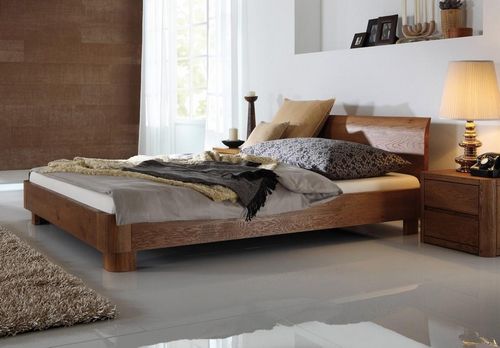Мебель для спальни из дуба: цвет массива, шкафы и деревянные стулья, беленый дуб