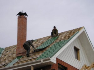 Монтаж крыши из металлочерепицы своими руками: инструкция, видео
