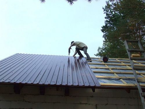 Монтаж профнастила на крышу, своими руками. Фото, цена 