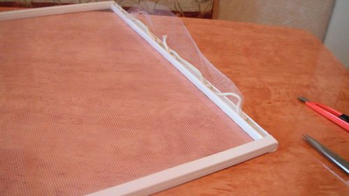 Москитные сетки на пластиковые окна: как установить и как снять?