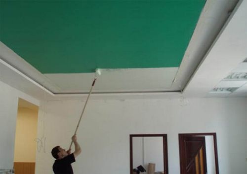 Можно ли покрасить натяжной потолок, как выбрать краску, подробное фото и видео