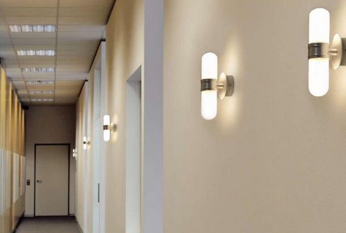 Настенные светильники для прихожей и коридора (53 фото): бра на стене в интерьере, на какой высоте вешать
