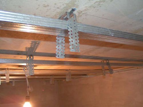 Навесной потолок из гипсокартона: видео инструкция по установке, фото