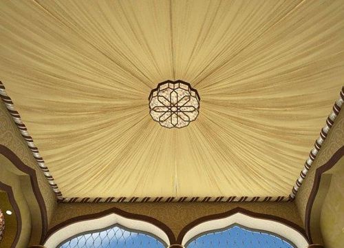 Необычный потолок из ткани - оригинальное решение в интерьере