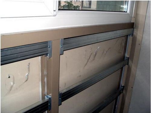 Обшивка балкона пластиковыми панелями - фото, видео и нюансы проводимого процесса