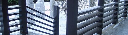 Ограждение лестниц для загородного дома своими руками: фото перил, поручней и способы их крепления