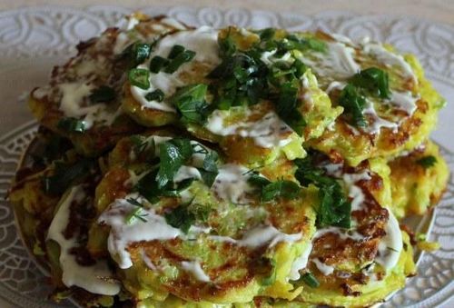 Оладьи из патиссонов: рецепты с фото, из кабачков с сыром и чесноком, как приготовить быстро и вкусно без яиц