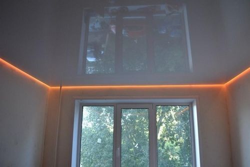 Парящий потолок: фото профиля линии, видео монтажа, дизайн скрытой подсветки в интерьере, отзывы
