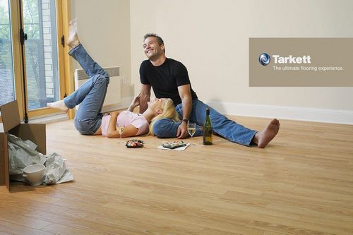 Паркетная доска Tarkett (58 фото): модели из дуба, ясеня и мербау цвета натур и антик, красивые кремовые варианты в интерьере, отзывы о компании