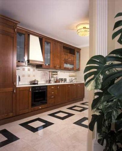 Плитка на кухню на пол: фото, напольная, дизайн, на деревянный пол, половая белая, красивая в интерьере коридора, ламинат, видео