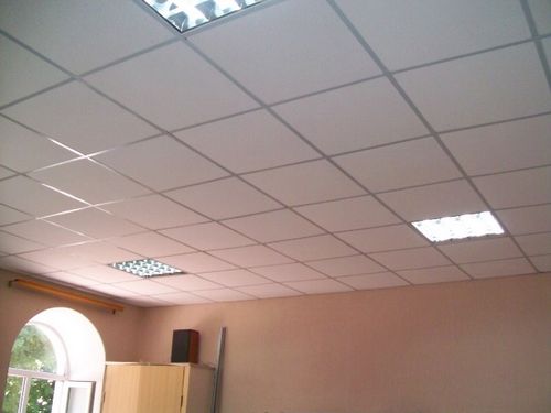 Плиточный подвесной потолок - особенности, плюсы и минусы