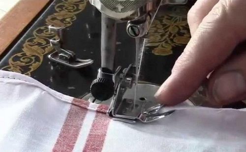 Почему рвется верхняя нитка в швейной машинке: Чайка рвет нить, что делать обрыв нижней нити может произойти