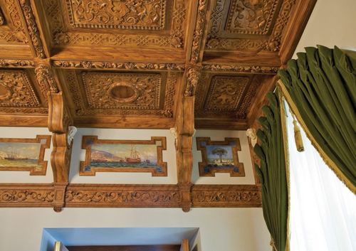Потолочные деревянные панели для внутренней обделки дома