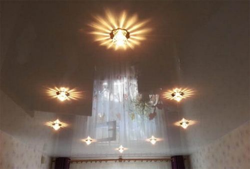 Потолочные светильники для натяжных потолков - виды: диодные, накладные, люстры, ультратонкие, галогеновые, подвесные, декоративные, детали на фото и видео