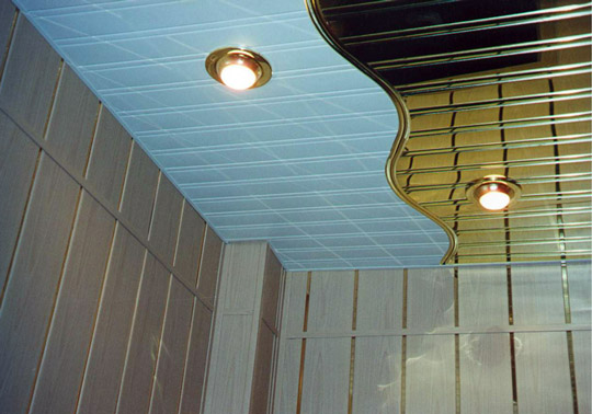 Потолок в ванной: как выбрать оптимальный вариант?