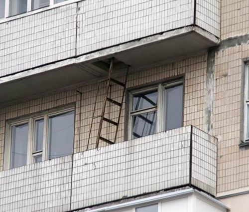 Пожарная лестница на балконе что делать: можно ли убрать пожарную лестницу на лоджии