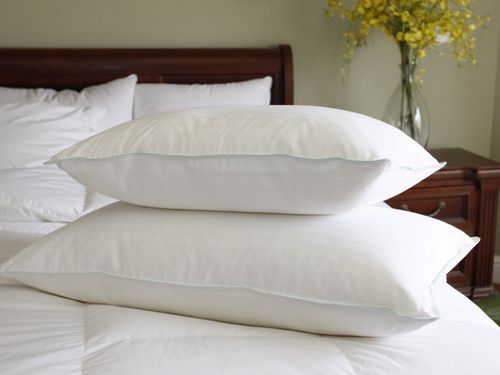 Размеры подушек: таблица стандартных вариантов для сна, размер «евро» 50x70 см