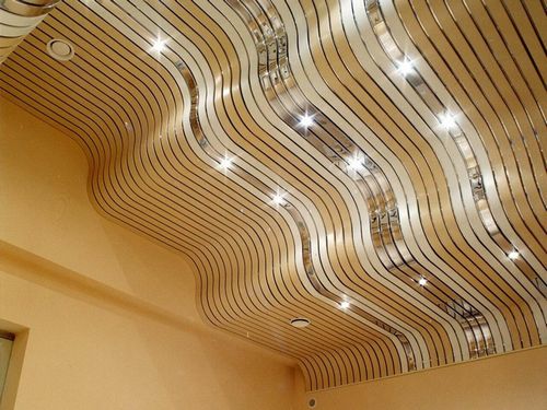 Реечный потолок в ванной комнате: алюминевый, подвесной, фото