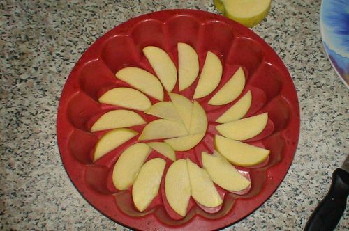 Шарлотка в микроволновке: рецепт с яблоками, как сделать с фото, в силиконовой форме, видео, как приготовить за 5 минут, за 15 минут сделать